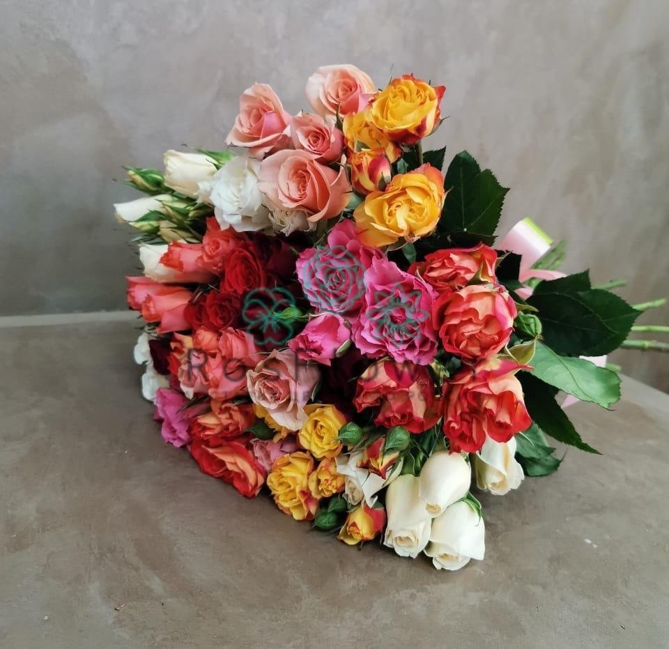 Букет цветов из: Розы в Бородинское поле