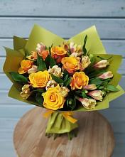 Букет цветов из:  Альстромерии и Розы в Бородинское поле
