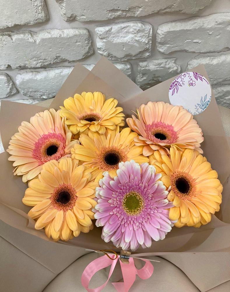 Букет цветов из: Герберы в Бородинское поле