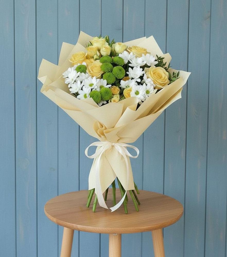 Букет цветов из: Хризантемы и Розы в Бородинское поле