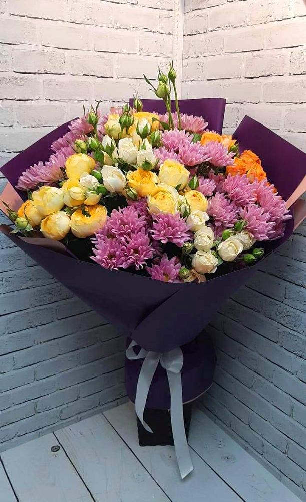 Букет цветов из: Хризантемы и Розы в Бородинское поле