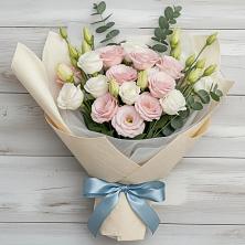 Букет цветов из:  Лизиантусы в Бородинское поле