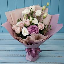 Букет цветов из:  Розы и Лизиантусы в Бородинское поле