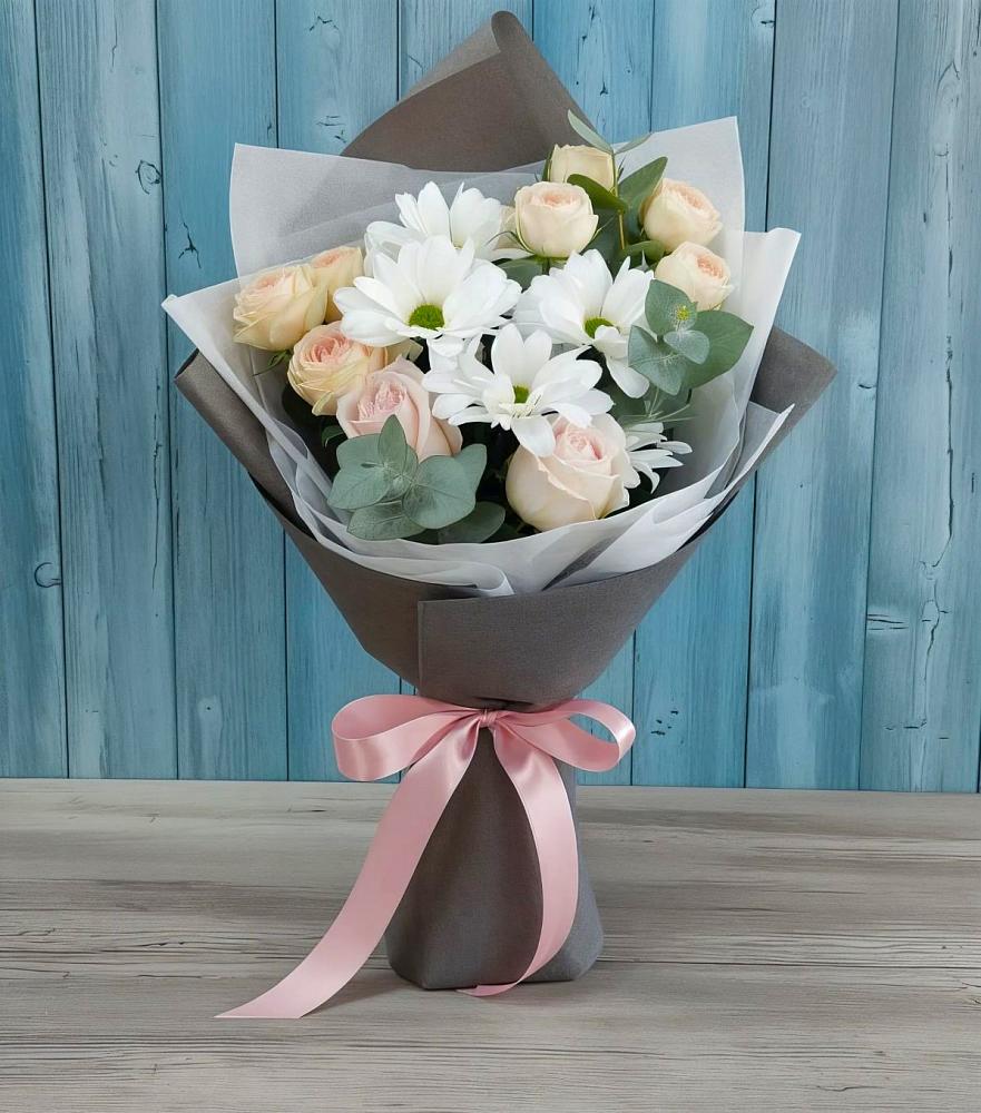 Букет цветов из: Хризантемы и Розы в Бородинское поле