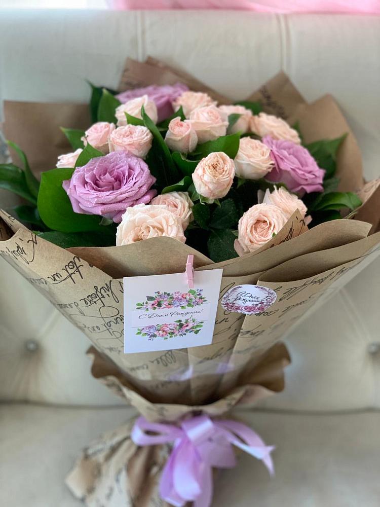 Букет цветов из: Розы в Бородинское поле