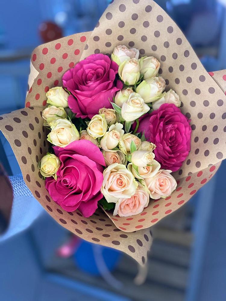 Букет цветов из: Розы в Бородинское поле