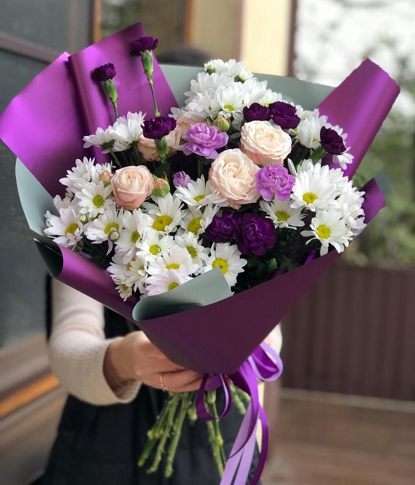 Букет цветов из: Хризантемы, Гвоздики и Розы в Бородинское поле