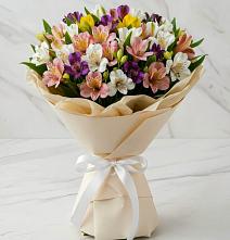 Букет цветов из:  Альстромерии в Бородинское поле