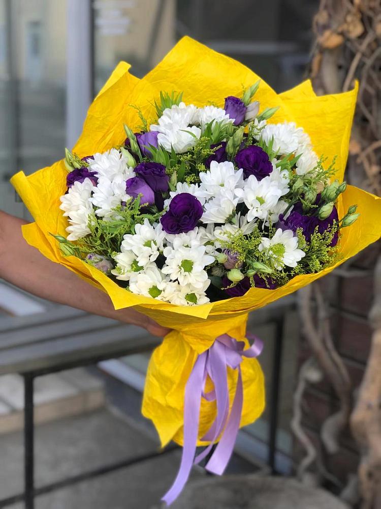 Букет цветов из: Ирисы, Хризантемы и Ромашки в Бородинское поле