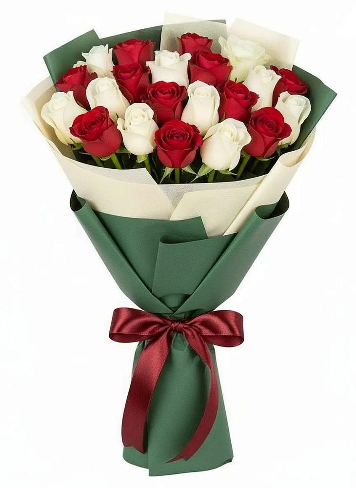 Букет Микс из красных и белых роз в Бородинское поле