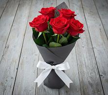 Букет 5 Красных роз Эдлесс Лав в Бородинское поле