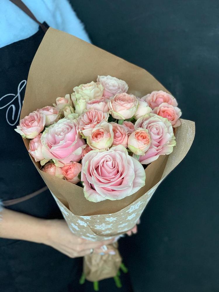 Букет цветов из: Хризантемы и Розы в Бородинское поле