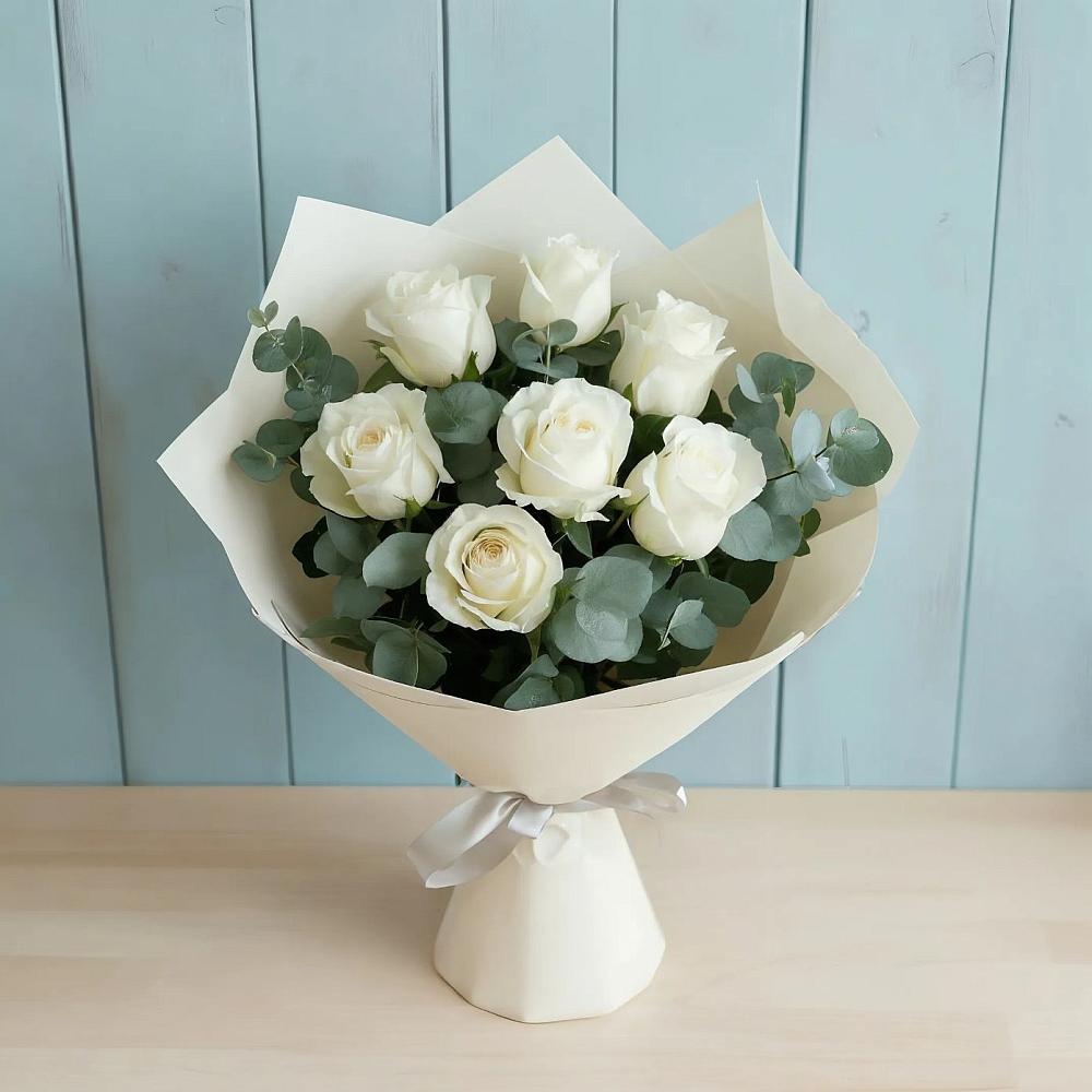 Букет Белые розы в Эвкалипте в Бородинское поле