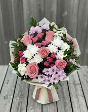 Букет цветов из:  Альстромерии, Гвоздики, Розы и Хризантемы в Бородинское поле