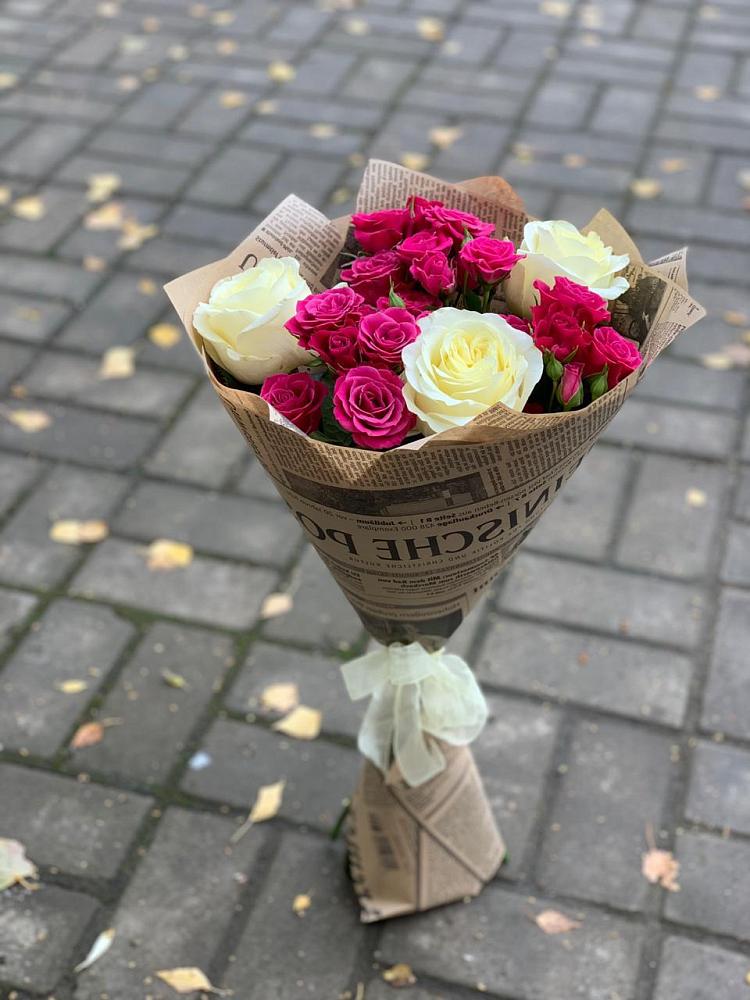 Букет цветов из: Розы в Бородинское поле