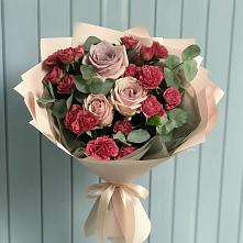 Букет цветов из:  Гвоздики и Розы в Бородинское поле