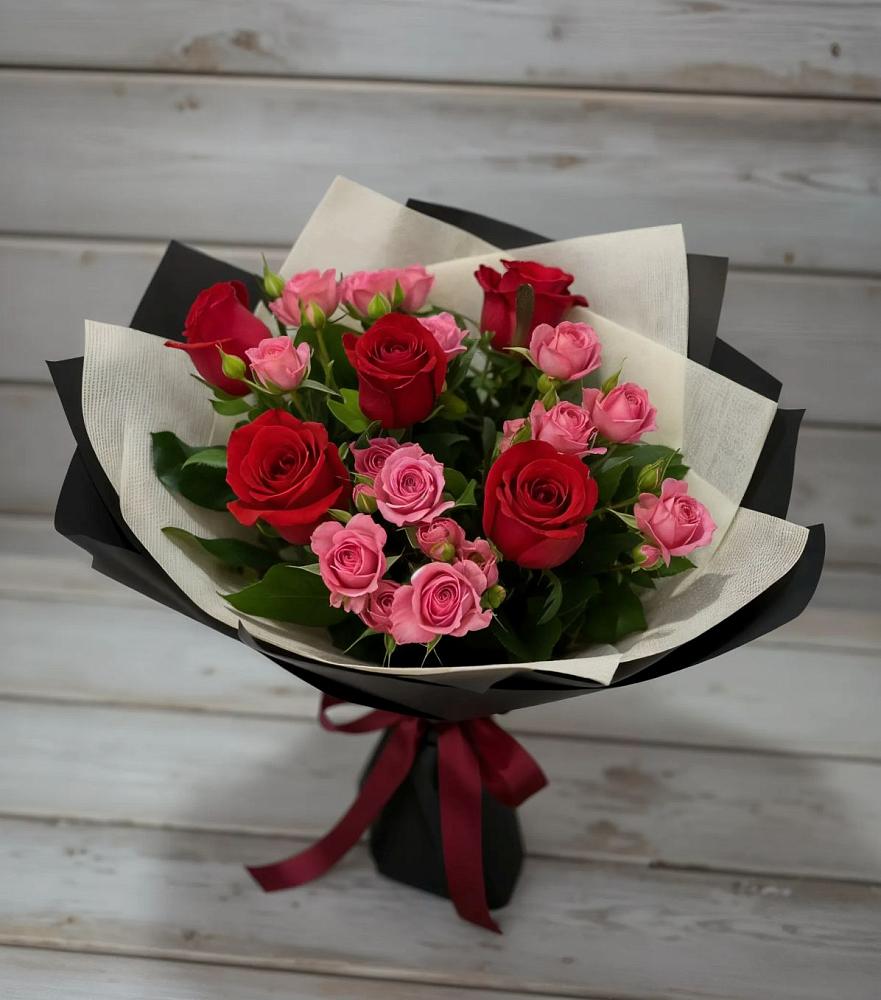 Букет цветов из: Розы в Бородинское поле