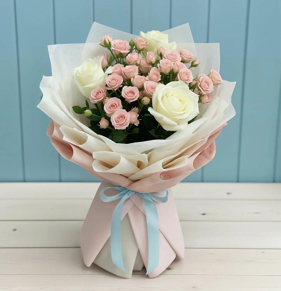 Букет цветов из: Розы в Бородинское поле