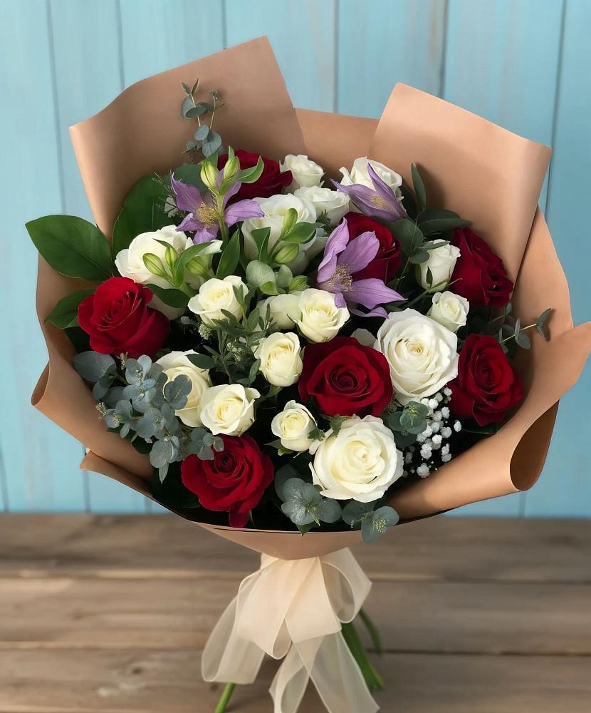 Букет цветов из: Розы и Альстромерии в Бородинское поле