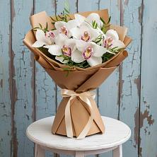 Букет цветов из:  Орхидеи и Розы в Бородинское поле